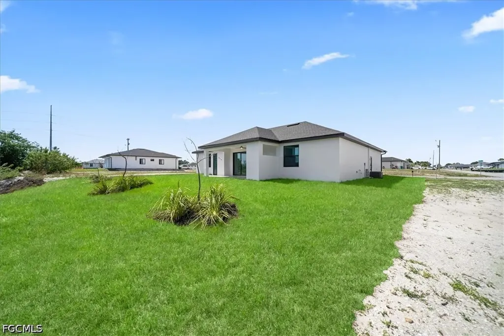 10 NE 9th Street Cape Coral FL 33909