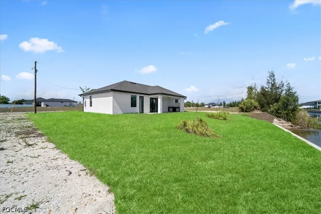 10 NE 9th Street Cape Coral FL 33909