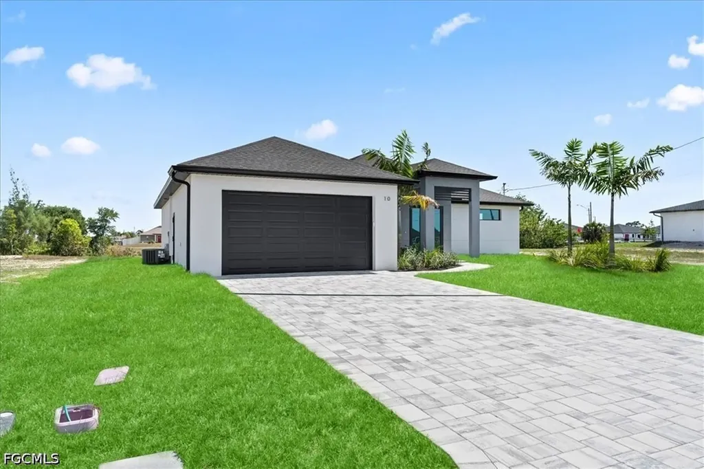 10 NE 9th Street Cape Coral FL 33909
