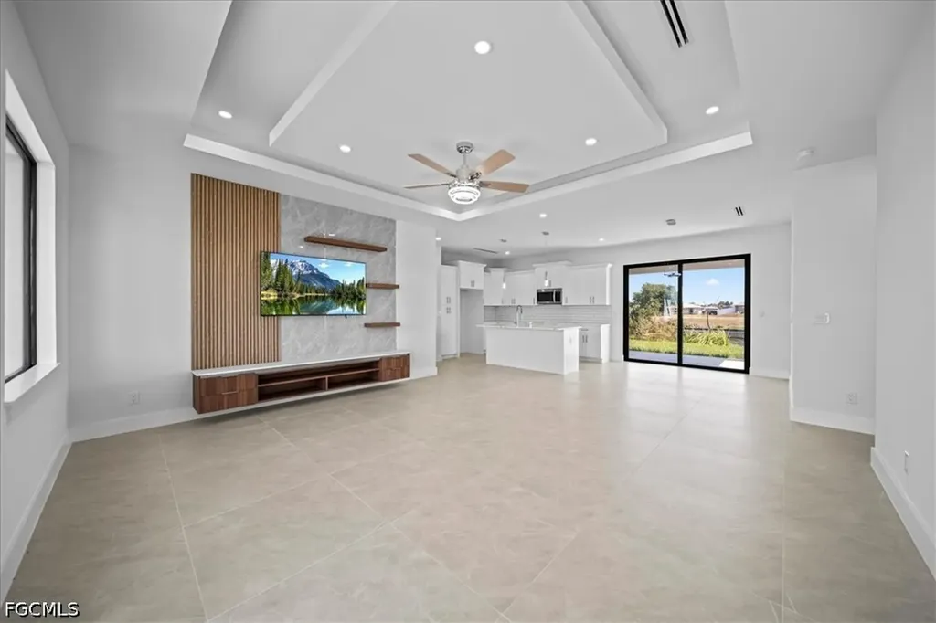 10 NE 9th Street Cape Coral FL 33909