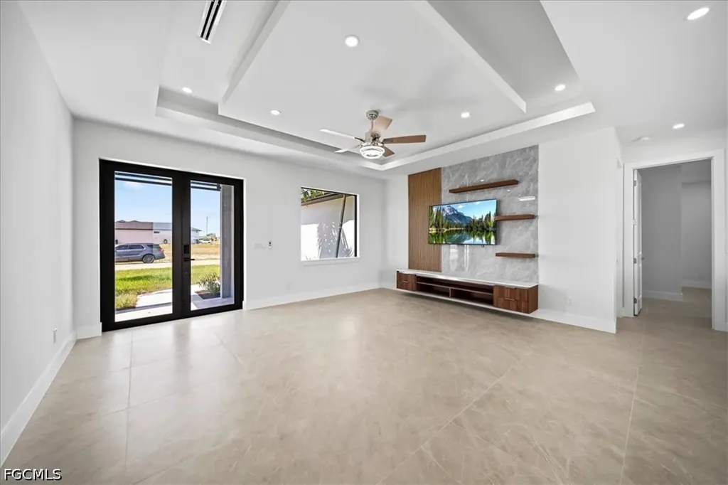 10 NE 9th Street Cape Coral FL 33909