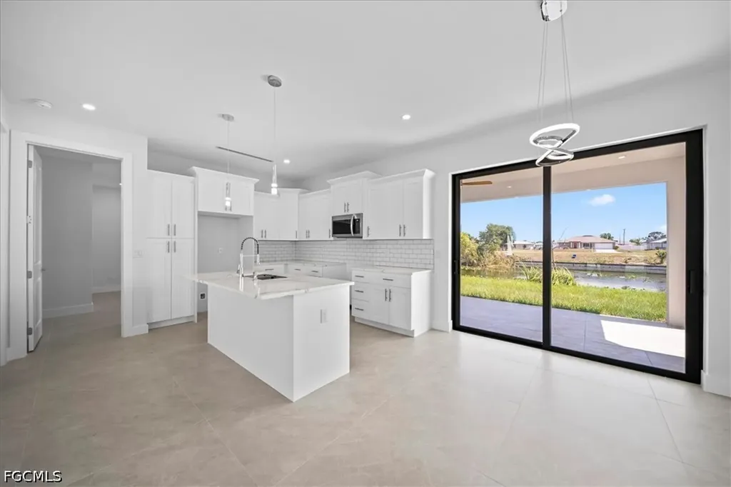 10 NE 9th Street Cape Coral FL 33909