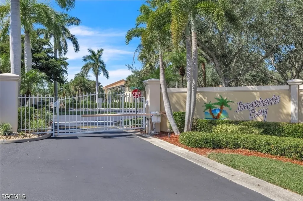 6050 Jonathans Bay Circle Fort Myers FL 33908