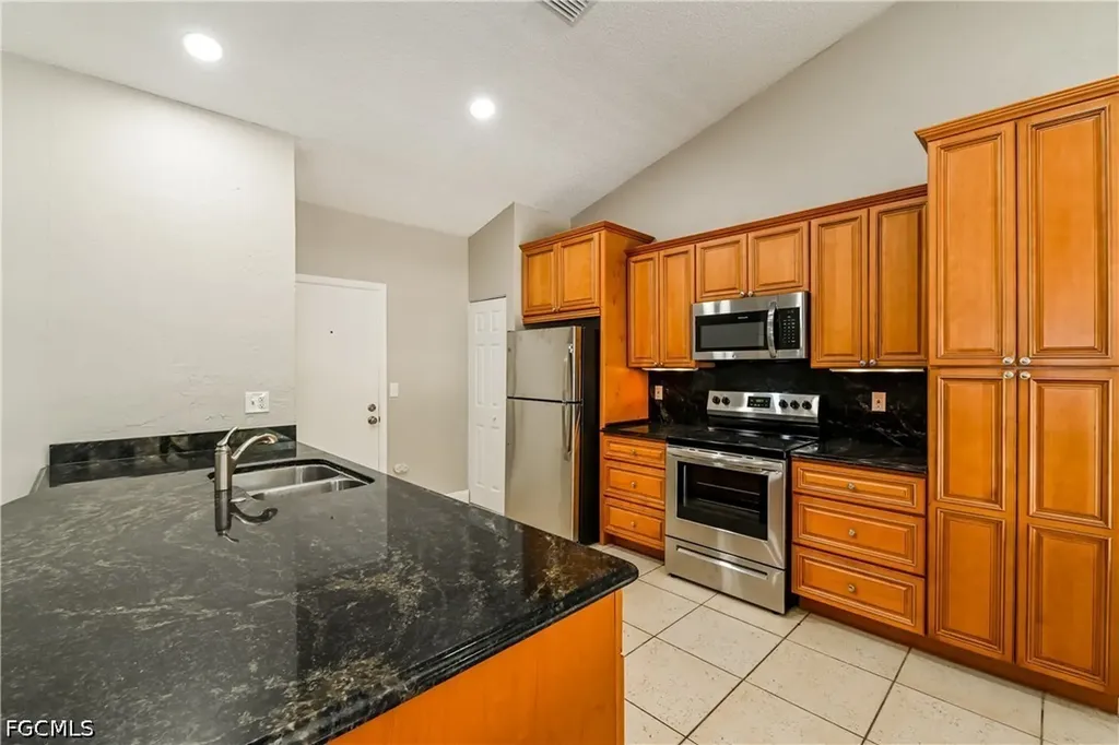 225 SW 37th Street Cape Coral FL 33914