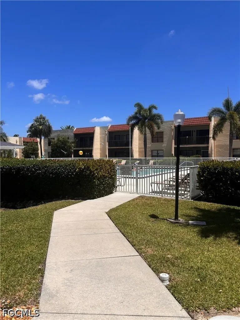 12515 Mcgregor Boulevard Fort Myers FL 33919