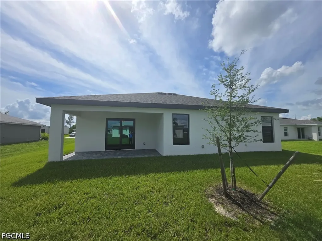 2216 NW 2nd Place Cape Coral FL 33993