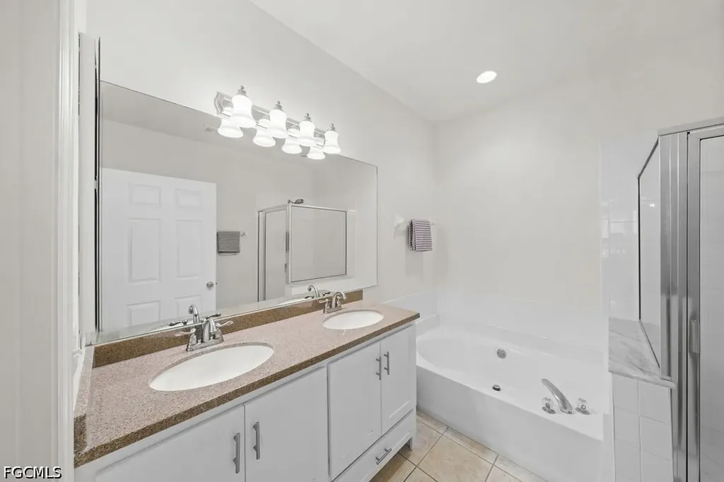 23039 Lone Oak Drive Estero FL 33928