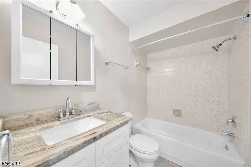 919 SE 5th Place Cape Coral FL 33990