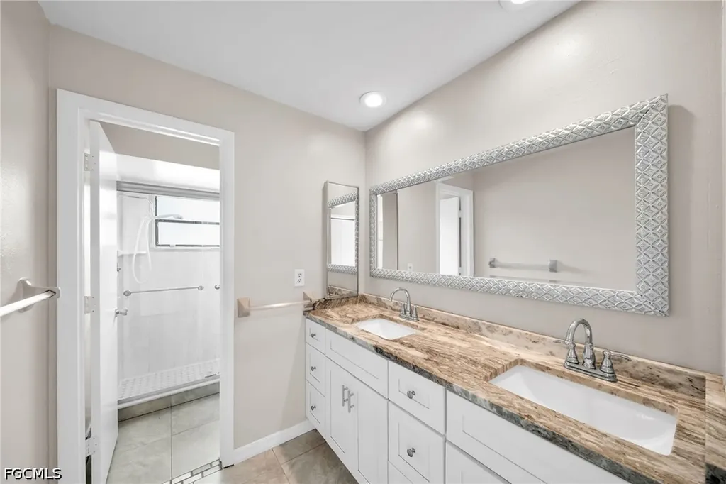 919 SE 5th Place Cape Coral FL 33990