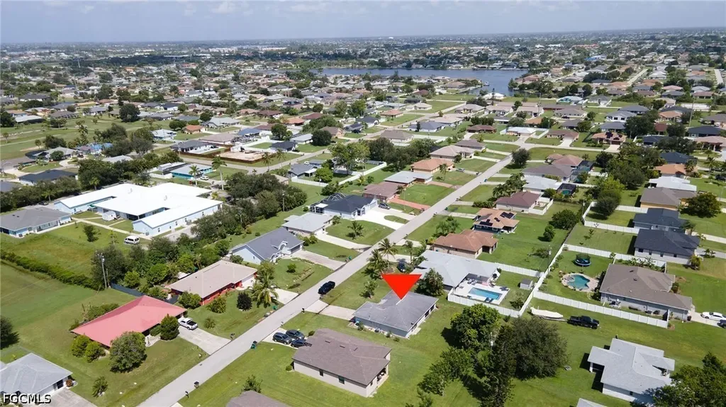 919 SE 5th Place Cape Coral FL 33990