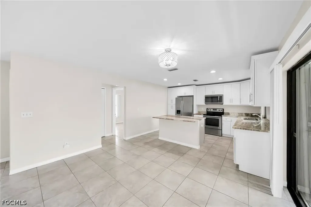 919 SE 5th Place Cape Coral FL 33990