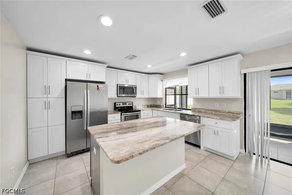 919 SE 5th Place Cape Coral FL 33990