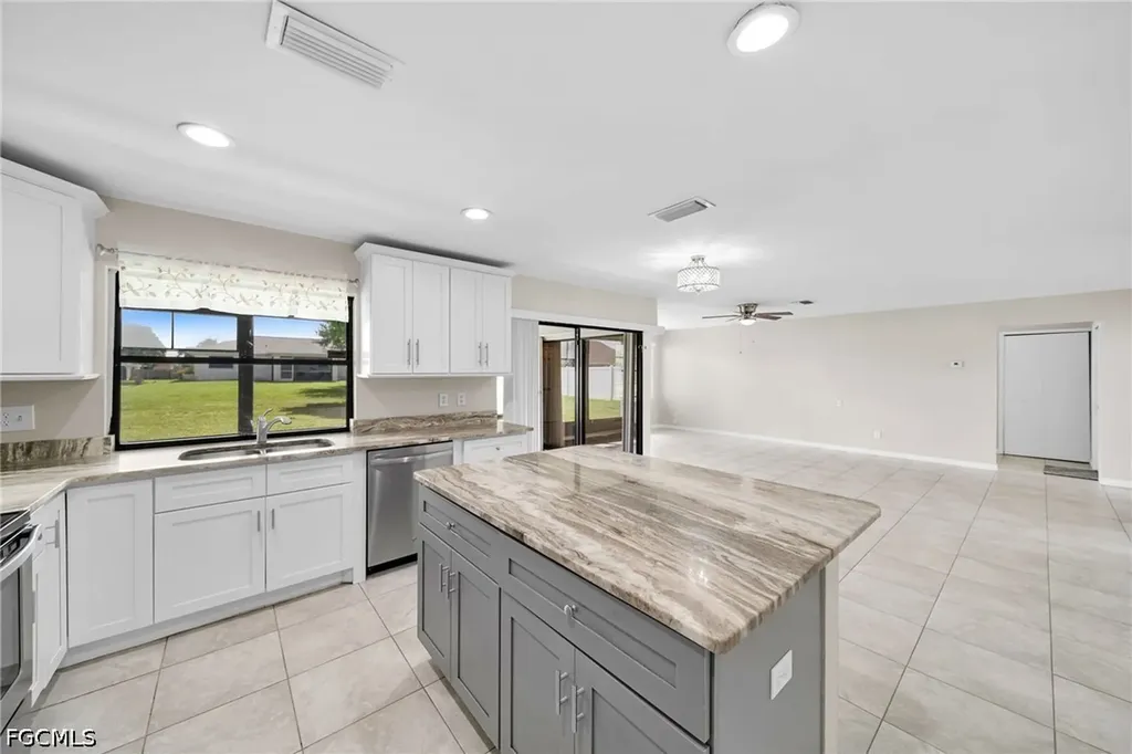919 SE 5th Place Cape Coral FL 33990