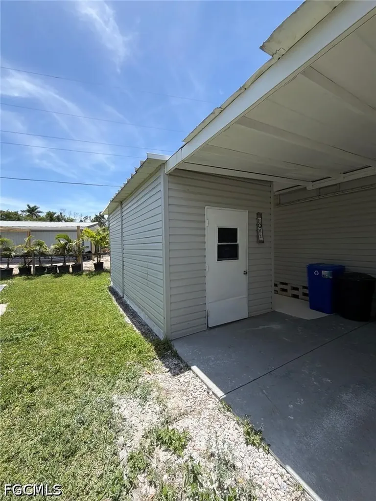 419 SW Pine Island Road Cape Coral FL 33991