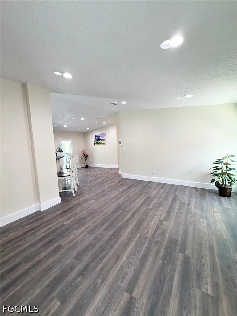 419 SW Pine Island Road Cape Coral FL 33991