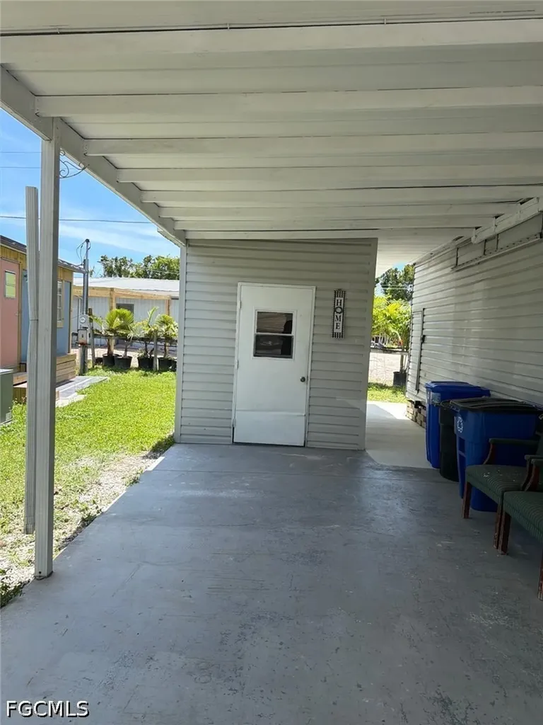 419 SW Pine Island Road Cape Coral FL 33991