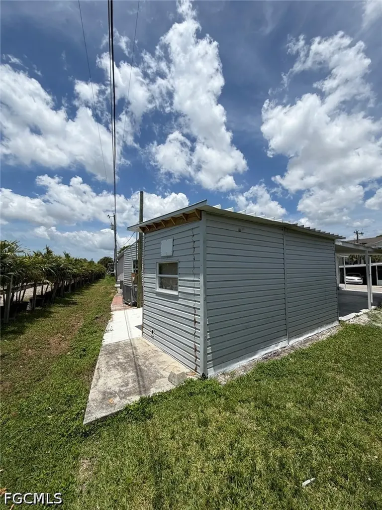 419 SW Pine Island Road Cape Coral FL 33991