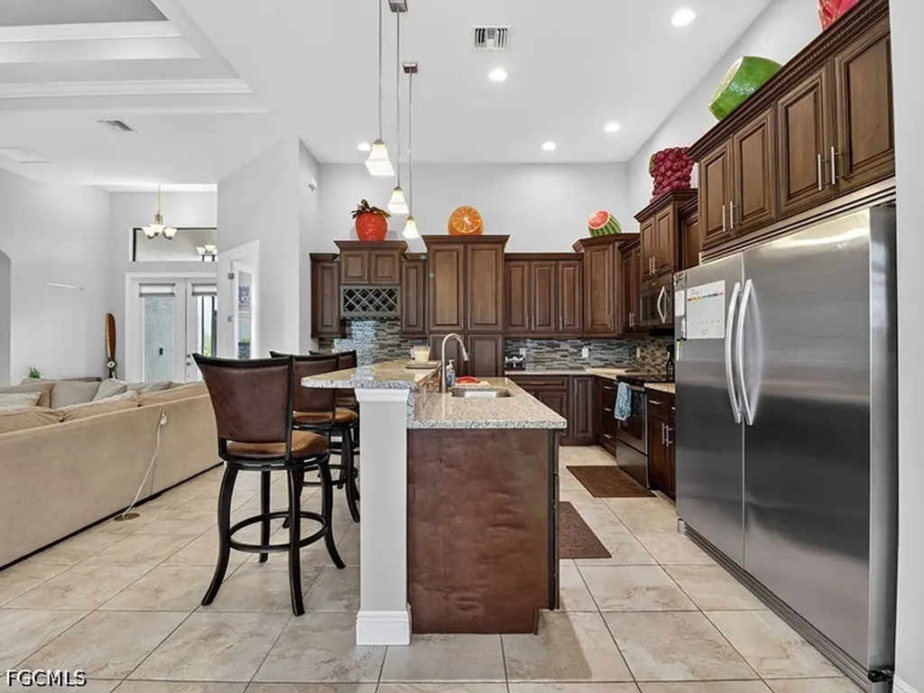 3315 Surfside Boulevard Cape Coral FL 33914
