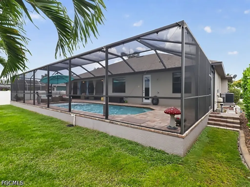 3315 Surfside Boulevard Cape Coral FL 33914