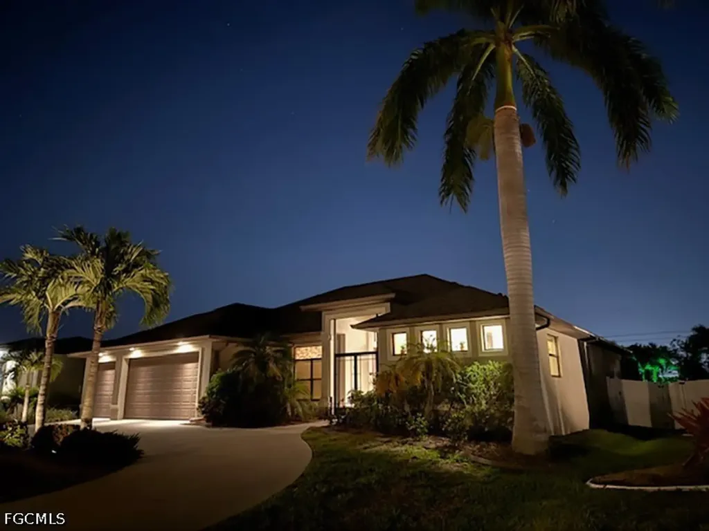 3315 Surfside Boulevard Cape Coral FL 33914