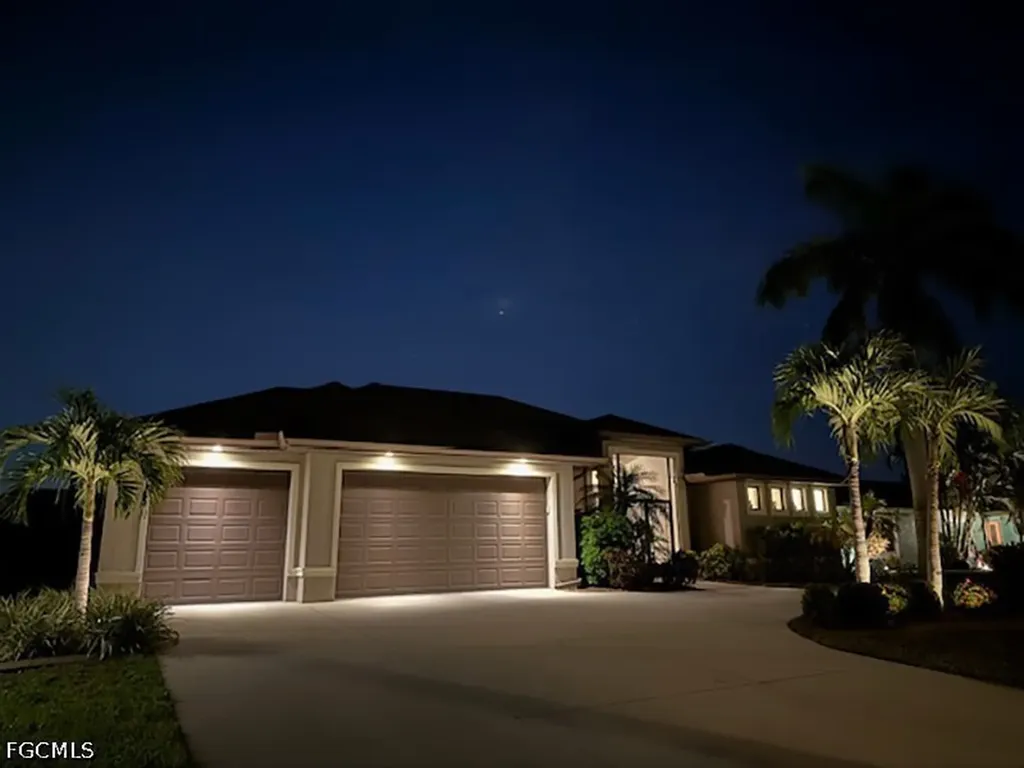 3315 Surfside Boulevard Cape Coral FL 33914