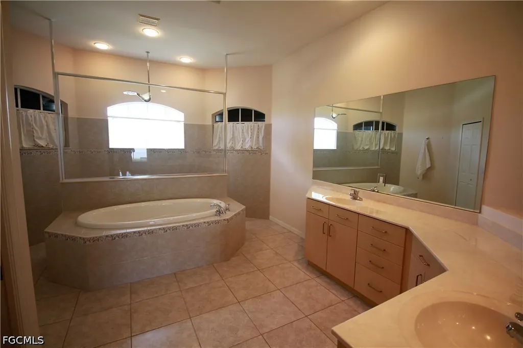 4213 SW 14th Place Cape Coral FL 33914