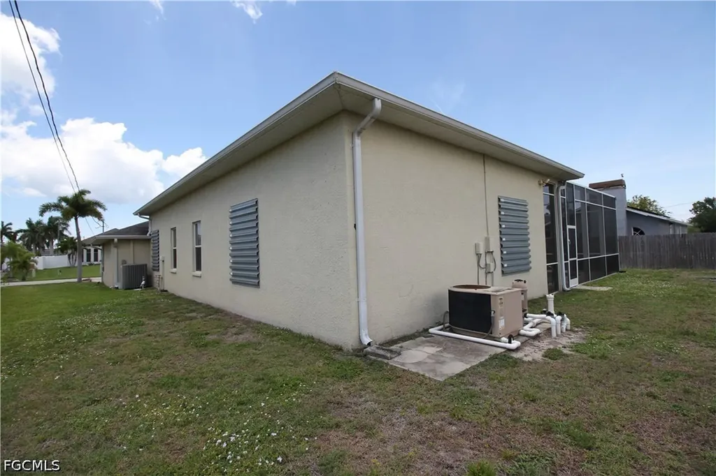 4213 SW 14th Place Cape Coral FL 33914