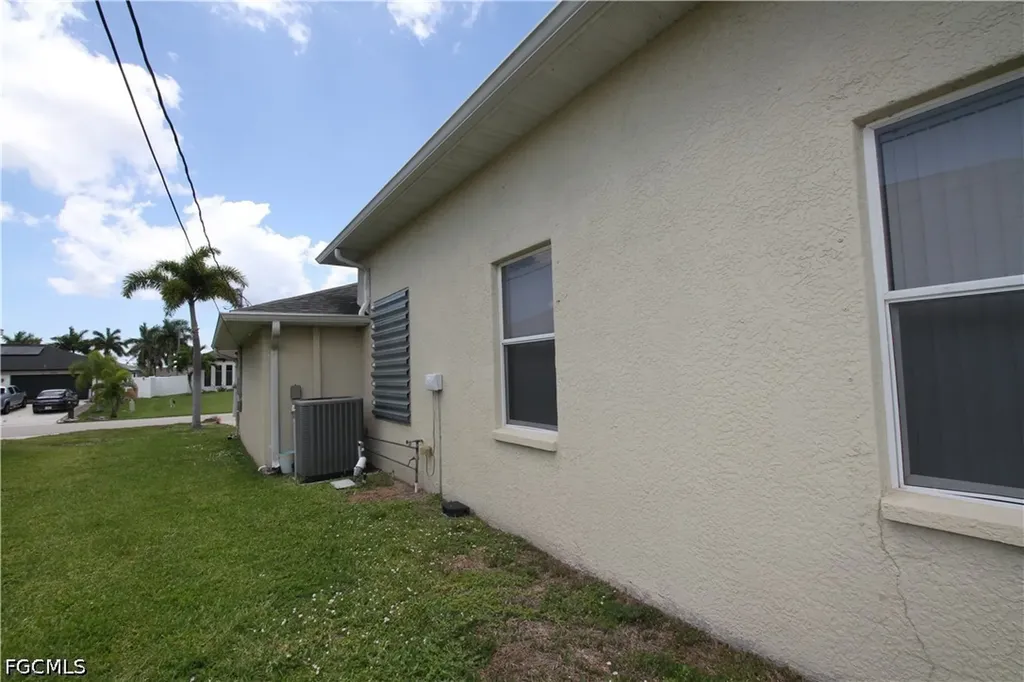 4213 SW 14th Place Cape Coral FL 33914