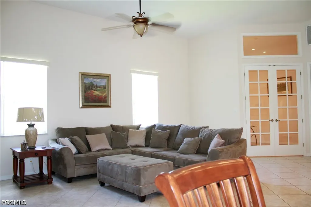 4213 SW 14th Place Cape Coral FL 33914