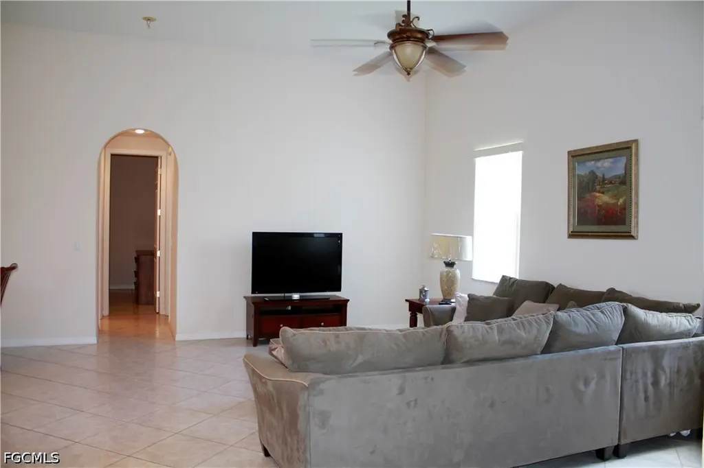 4213 SW 14th Place Cape Coral FL 33914