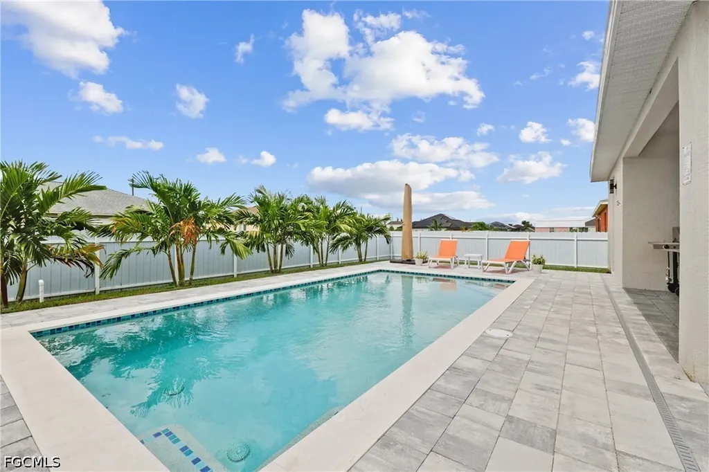 2016 NW 1st Avenue Cape Coral FL 33993