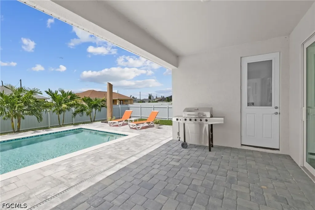 2016 NW 1st Avenue Cape Coral FL 33993