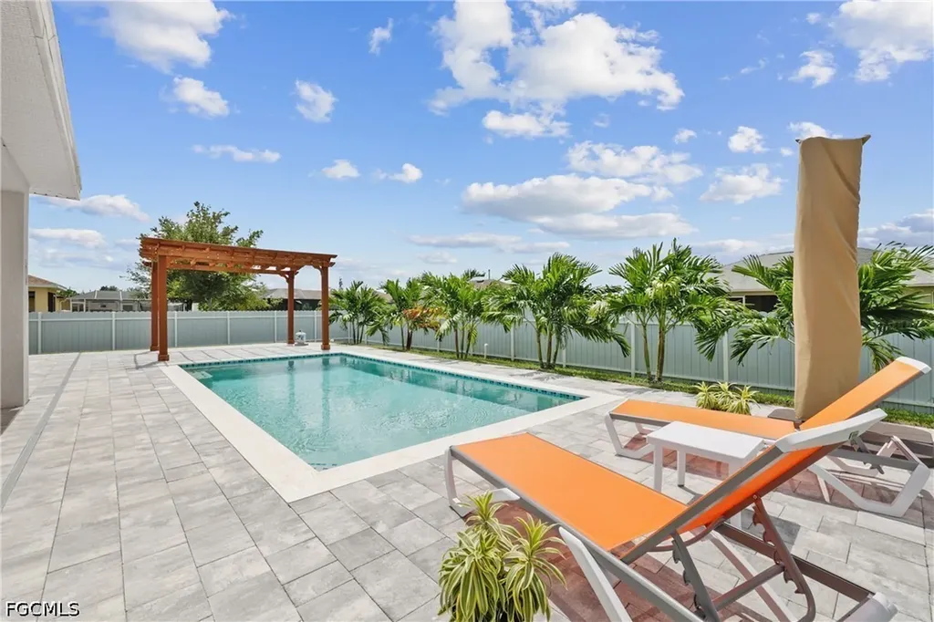 2016 NW 1st Avenue Cape Coral FL 33993