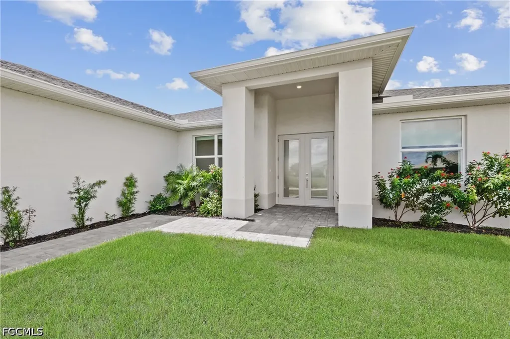 2016 NW 1st Avenue Cape Coral FL 33993