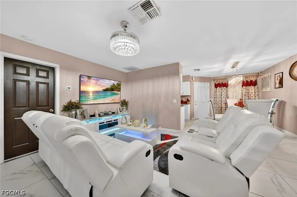 3812-3814 SE 11th Avenue Cape Coral FL 33904