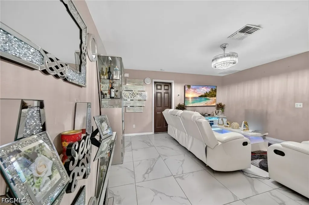 3812-3814 SE 11th Avenue Cape Coral FL 33904
