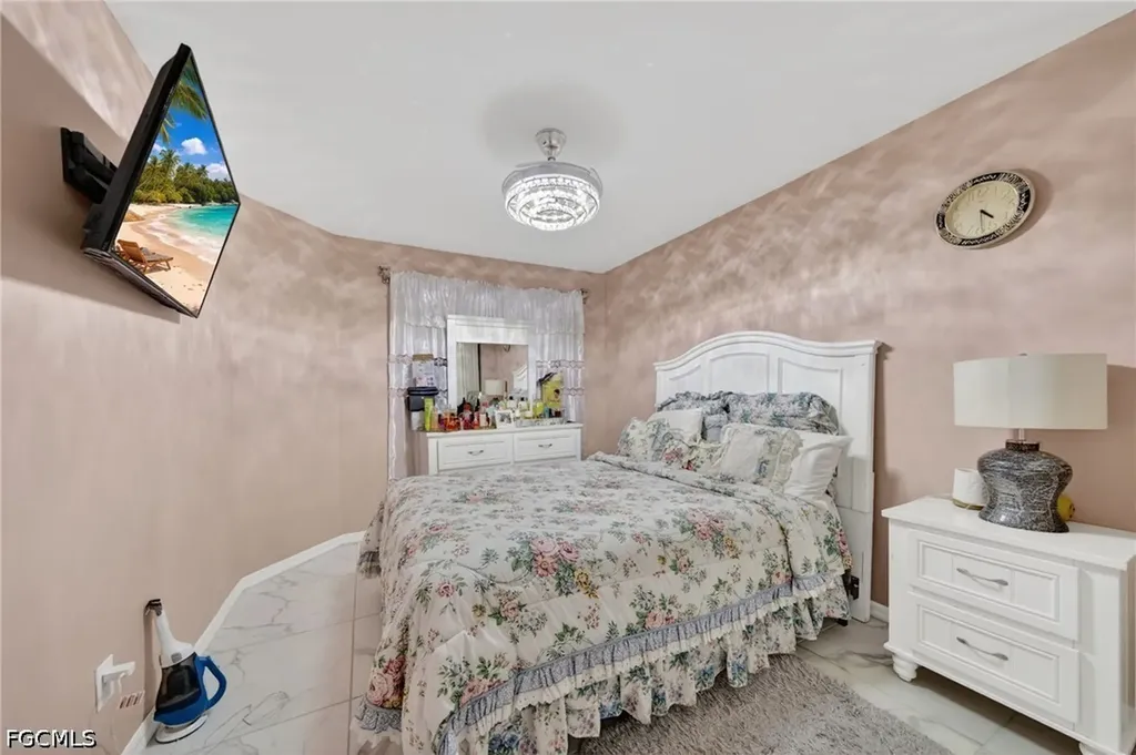 3812-3814 SE 11th Avenue Cape Coral FL 33904