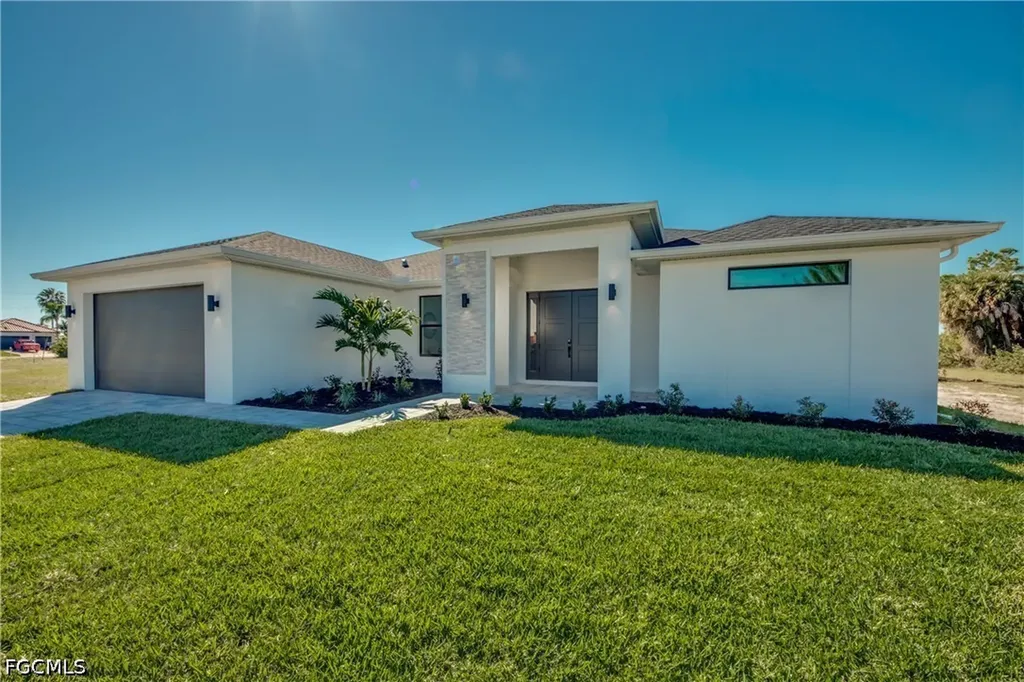 900 Gunby Avenue S Lehigh Acres FL 33974