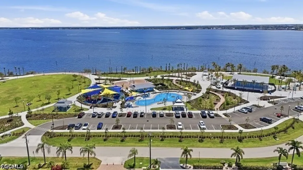 Cape Coral FL, 4211 SE 19th Place, Unit 1F