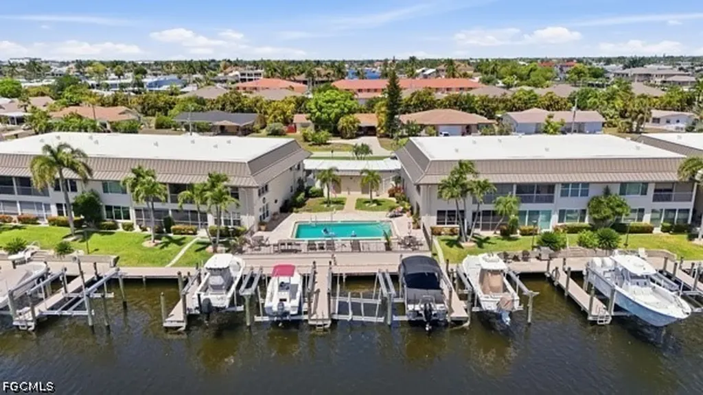 4211 SE 19th Place Cape Coral FL 33904