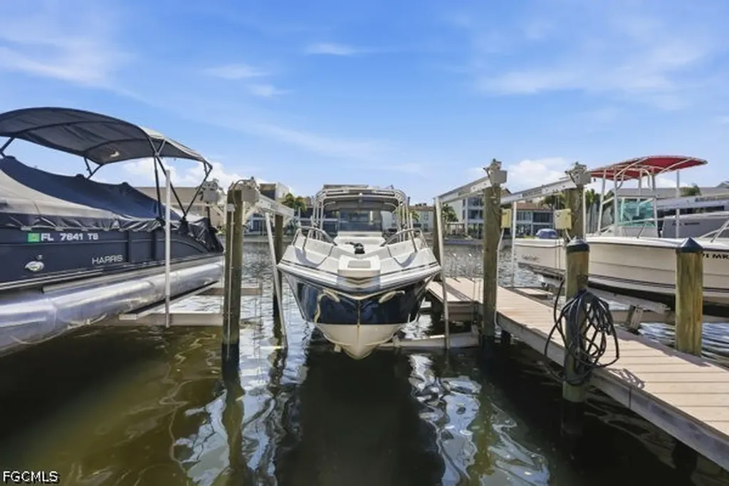 4211 SE 19th Place Cape Coral FL 33904