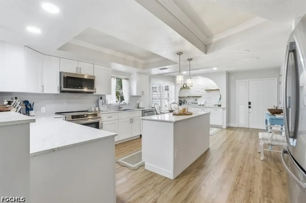 4211 SE 19th Place Cape Coral FL 33904