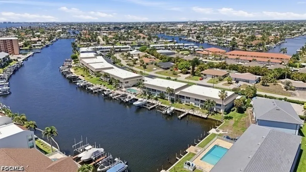 4211 SE 19th Place Cape Coral FL 33904