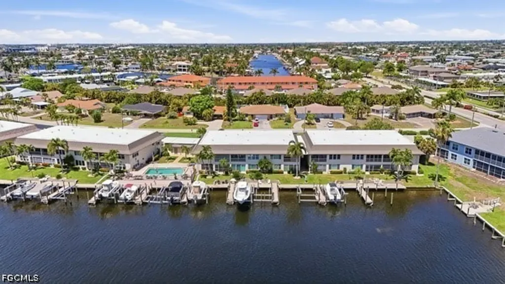 4211 SE 19th Place Cape Coral FL 33904