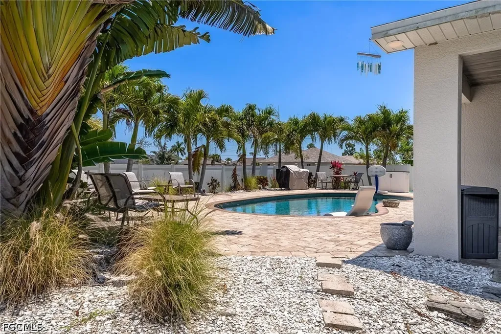 2553 NW 21st Place Cape Coral FL 33993