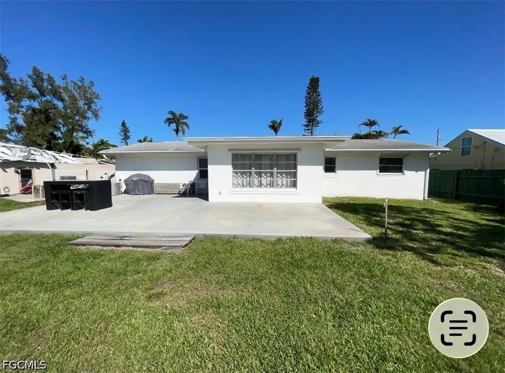 25 Estate Drive North Fort Myers FL 33917