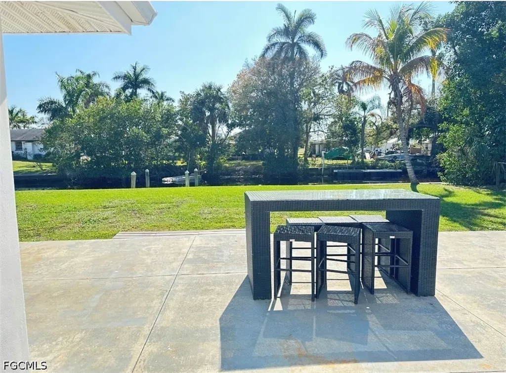 25 Estate Drive North Fort Myers FL 33917