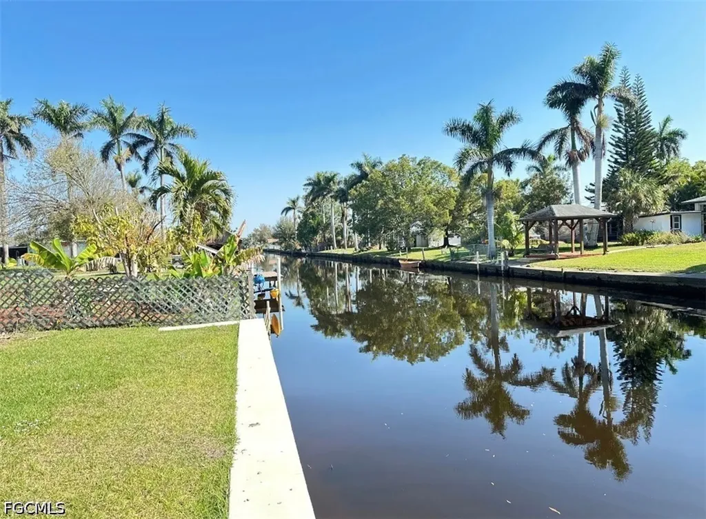 25 Estate Drive North Fort Myers FL 33917