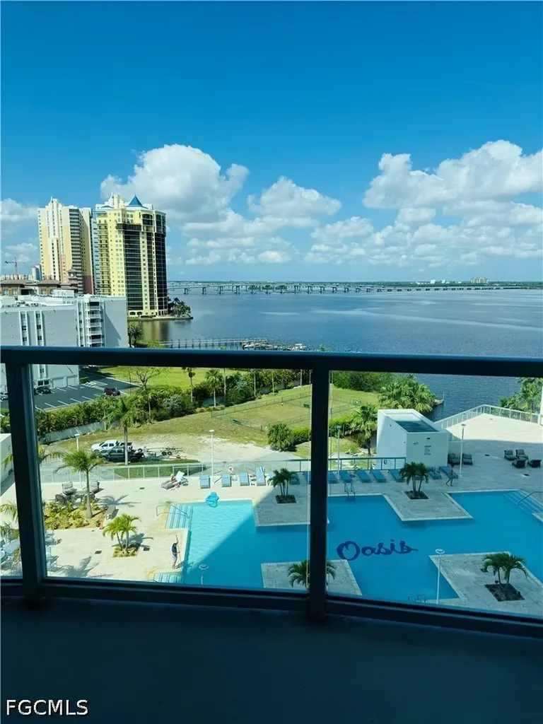 3000 Oasis Grand Boulevard Fort Myers FL 33916