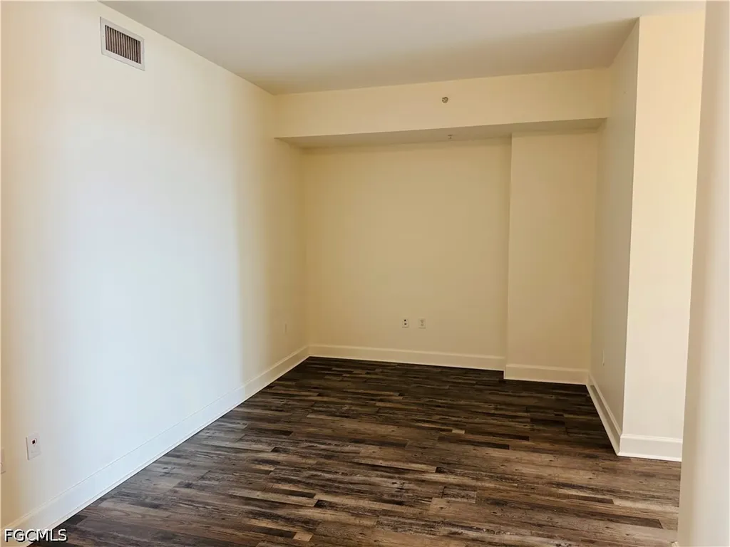 3000 Oasis Grand Boulevard Fort Myers FL 33916